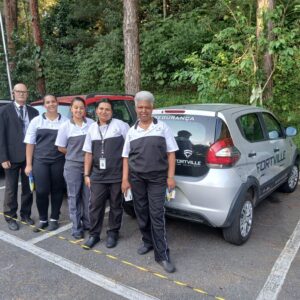 Supervisão e Equipe de Limpeza: Gestão de Serviços Terceirizados